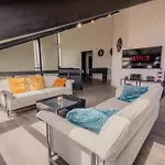 فيلة Panoramica Pool & Sauna *