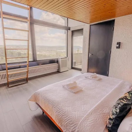 Panoramica Pool & Sauna فيلة