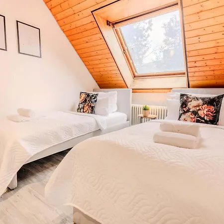 Panoramica Pool & Sauna فيلة Weitersburg