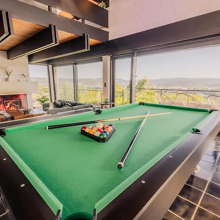 Panoramica Pool & Sauna فيلة *