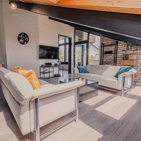 Panoramica Pool & Sauna 别墅