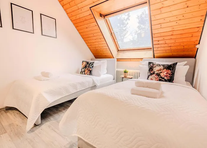 Panoramica Pool & Sauna Villa Weitersburg