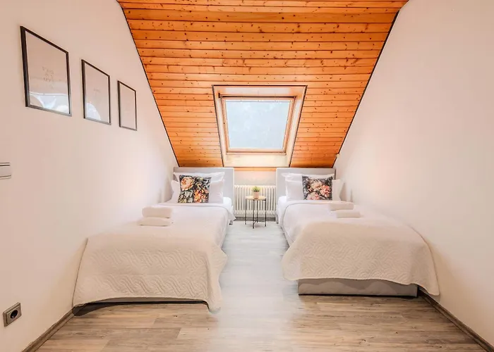 Panoramica Pool & Sauna Villa